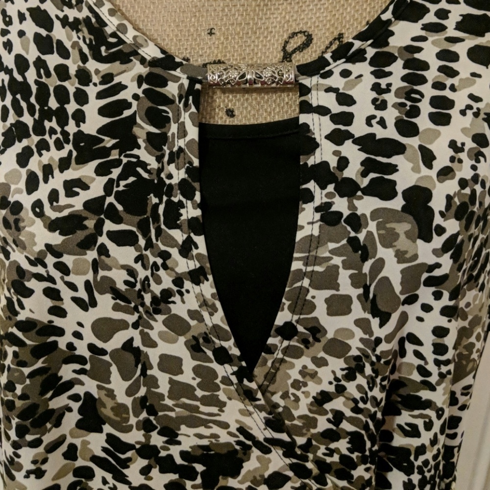Blouse - Picture 2 of 6